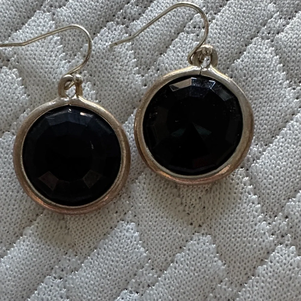 Black Stone Silver-Tone Necklace and Earring Set - Picture 4 of 4